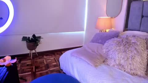 Mian  online show from 09.18.25