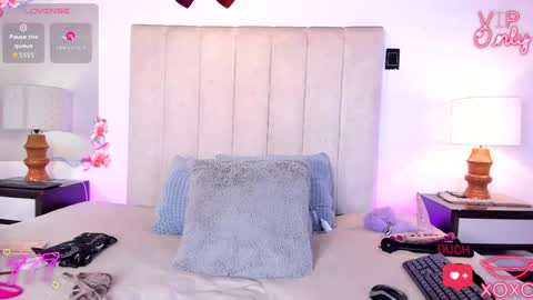 miss_milf_ online show from 04.10.26