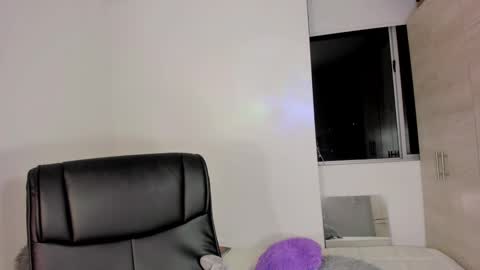 Goddess Myers  thumb up is important for me kisses  online show from 01.18.25