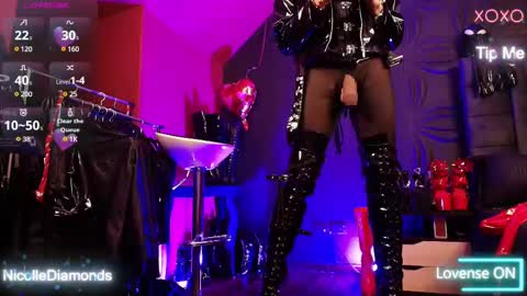 Miss Nicole online show from 02.25.25