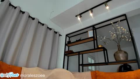 Zoee     online show from 10.06.25