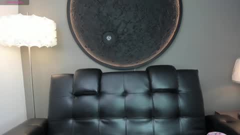 Vaiolette online show from 01.11.25