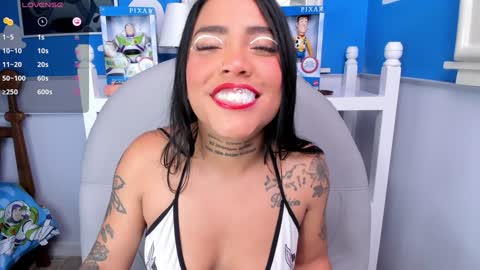 Vaiolette online show from 01.15.25