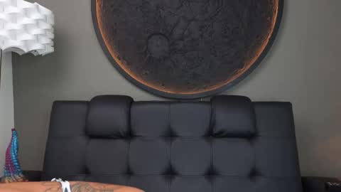 Vaiolette online show from 10.10.25