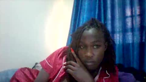 Snapshot of miss_vall chatting on 11.19.25 miss_vall online show from 11.19.25