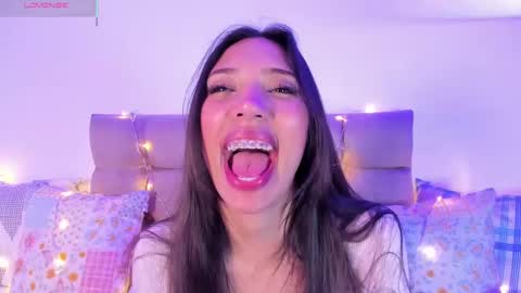 Miss Veronica online show from 02.06.25