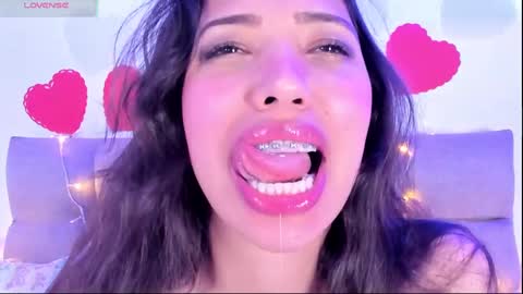 Miss Veronica online show from 02.12.25