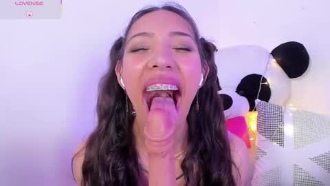 Miss Veronica online show from 03.04.25