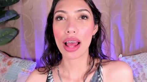 Snapshot of miss_veronica2 chatting on 06.16.26 Miss Veronica online show from 06.16.26
