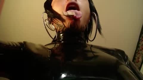 Anarkitten  online show from 01.14.26