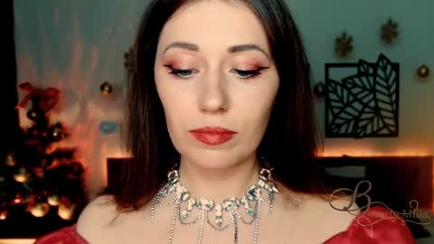 The divine Beverly online show from 12.25.24