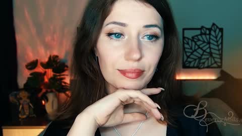 The divine Beverly online show from 01.25.25