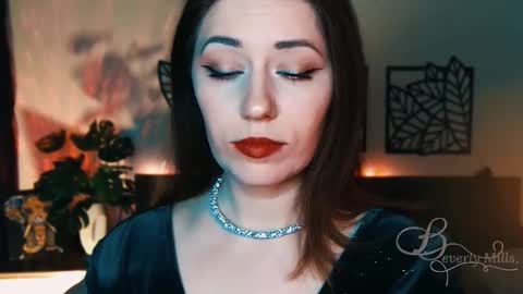 The divine Beverly online show from 02.22.25