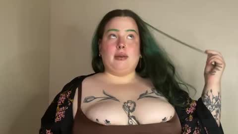 Snapshot of missbika chatting on 09.24.25 Miss Bika online show from 09.24.25