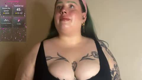 Snapshot of missbika chatting on 09.29.25 Miss Bika online show from 09.29.25