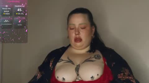 Snapshot of missbika chatting on 10.04.25 Miss Bika online show from 10.04.25