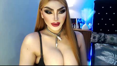 Snapshot of misschannel4sub chatting on 01.08.25 PRIESTESS CHANNEL online show from 01.08.25