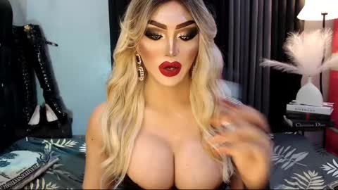 Snapshot of misschannel4sub chatting on 02.18.25 PRIESTESS CHANNEL online show from 02.18.25