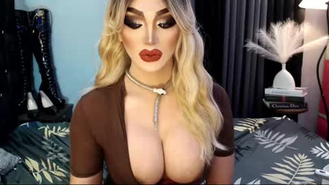 Snapshot of misschannel4sub chatting on 03.03.25 PRIESTESS CHANNEL online show from 03.03.25