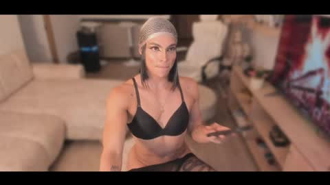 Charlotte independent model online show from 04.16.26