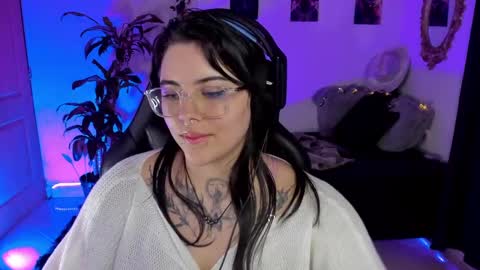 Snapshot of misscharlottte_18 chatting on 01.09.25 Missy Charlottte. Hey remember to give me a thumbs up ty online show from 01.09.25