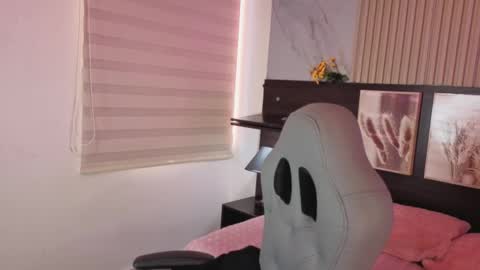 misscheelsee_as online show from 10.15.25