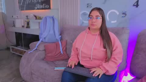 misscheelsee_as online show from 04.10.26