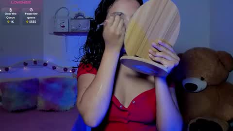 Snapshot of misschelsea01 chatting on 09.11.25 Chelsea online show from 09.11.25