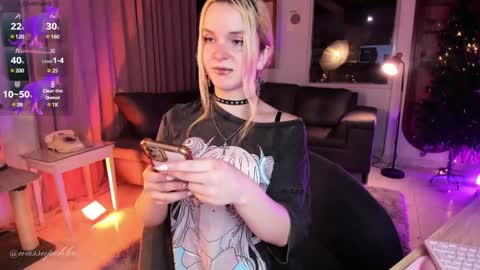 Chloe freelance model Please your thumbs up are important  online show from 12.04.24