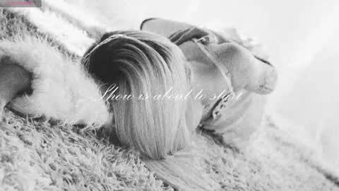 Chloe freelance model Please your thumbs up are important  online show from 10.09.25