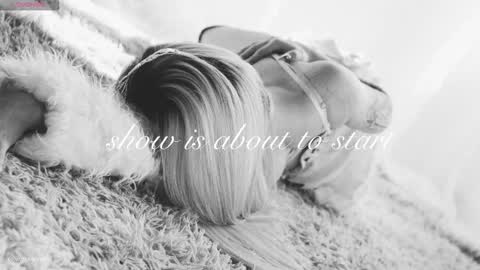 Chloe freelance model Please your thumbs up are important  online show from 02.20.26