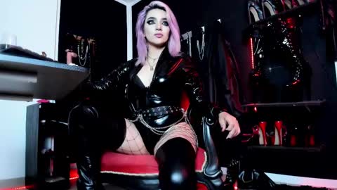 Missdarklady online show from 03.04.25