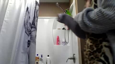 MissEeva online show from 04.21.26