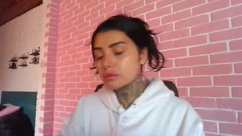 Snapshot of misselii chatting on 11.28.25 melodie online show from 11.28.25