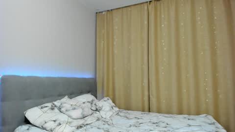 Hello dear my name Elisa online show from 12.12.24