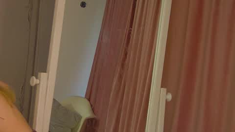 Snapshot of misshanight chatting on 02.27.26 Misha online show from 02.27.26