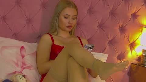 Snapshot of misshanight chatting on 04.15.26 Misha online show from 04.15.26