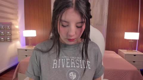 Snapshot of missisabella1 chatting on 01.16.25 Bella Castillo online show from 01.16.25