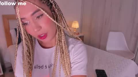 Snapshot of missjuliaa_ chatting on 02.27.25 A N N Y online show from 02.27.25