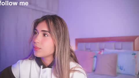 Snapshot of missjuliaa_ chatting on 09.19.25 A N N Y online show from 09.19.25