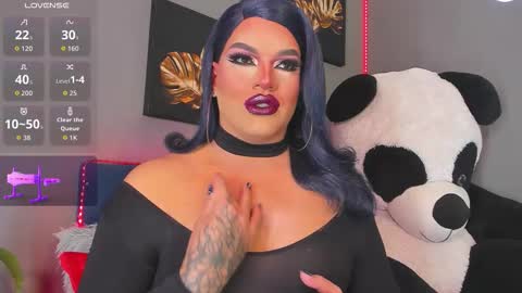 kassandra lazcano online show from 12.22.25