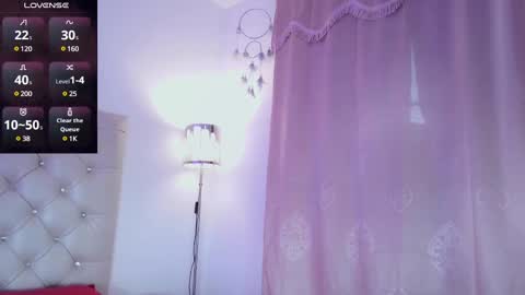 Snapshot of misskatiia chatting on 02.28.25 misskatiia online show from 02.28.25