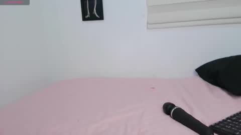 Snapshot of misskatiia chatting on 11.05.25 misskatiia online show from 11.05.25