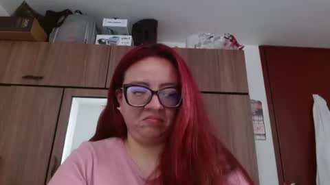 Snapshot of misslady__eva chatting on 07.17.26 eva online show from 07.17.26