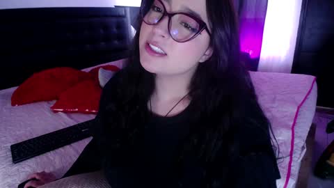 Snapshot of missloise chatting on 12.12.24 Miss Loise online show from 12.12.24