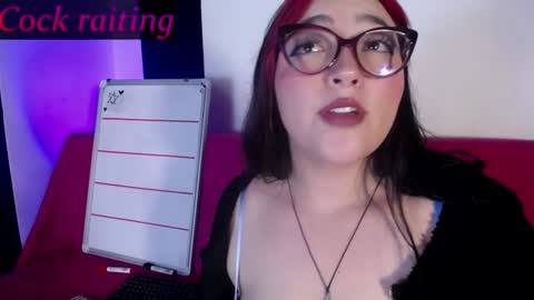 Snapshot of missloise chatting on 01.12.25 Miss Loise online show from 01.12.25