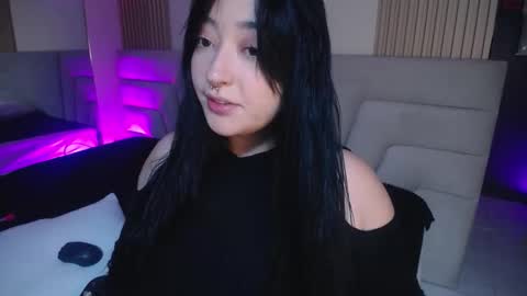 Snapshot of missloise chatting on 10.20.25 Miss Loise online show from 10.20.25