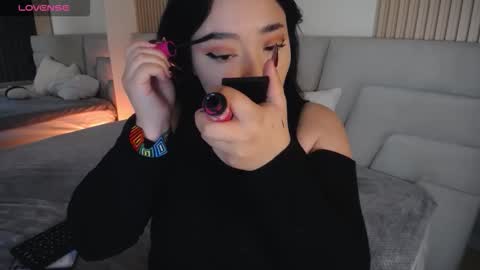 Snapshot of missloise chatting on 11.29.25 Miss Loise online show from 11.29.25