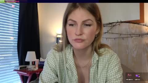 Snapshot of misslucci chatting on 01.07.25 Misslucci online show from 01.07.25