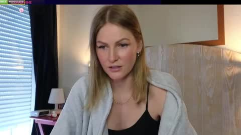 Snapshot of misslucci chatting on 02.09.25 Misslucci online show from 02.09.25